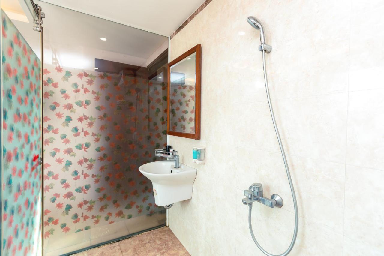 Oyo 653 Huong Thao Hotel Hanoi Exterior photo
